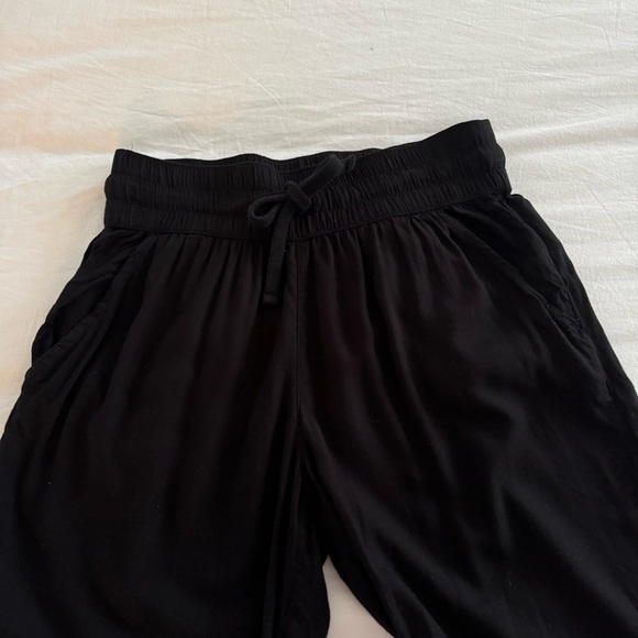 Aritzia Sunday Best Black Joggers - Picture 5 of 11